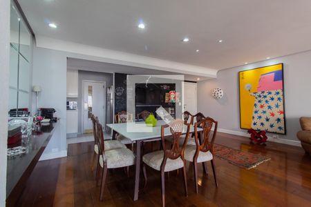 Sala de apartamento à venda com 2 quartos, 210m² em Vila Suzana, São Paulo