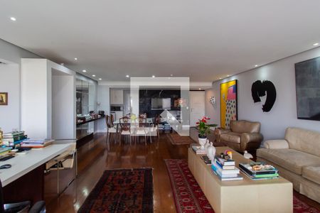 Sala de apartamento à venda com 2 quartos, 210m² em Vila Suzana, São Paulo