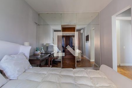 Apartamento à venda com 210m², 2 quartos e 2 vagas Apartamento à venda com 210m², 2 quartos e 2 vagasQuarto 2 - Suíte