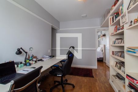 Apartamento à venda com 210m², 2 quartos e 2 vagas Apartamento à venda com 210m², 2 quartos e 2 vagasEscritório