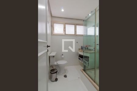 Apartamento à venda com 210m², 2 quartos e 2 vagas Apartamento à venda com 210m², 2 quartos e 2 vagasBanheiro Corredor