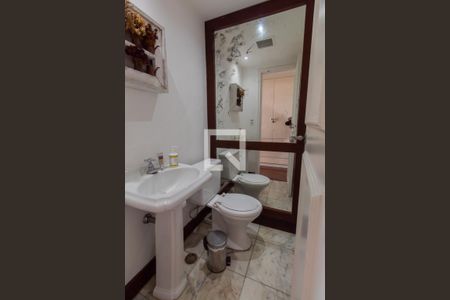 Lavabo de apartamento à venda com 2 quartos, 210m² em Vila Suzana, São Paulo