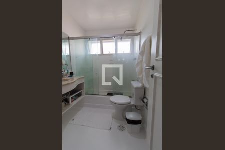Apartamento à venda com 210m², 2 quartos e 2 vagas Apartamento à venda com 210m², 2 quartos e 2 vagasBanheiro da Suíte