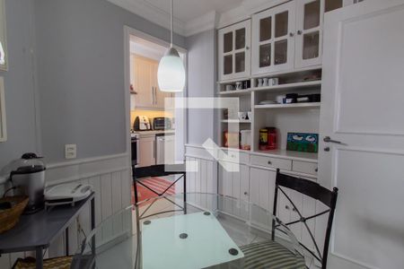 Apartamento à venda com 210m², 2 quartos e 2 vagas Apartamento à venda com 210m², 2 quartos e 2 vagasCopa