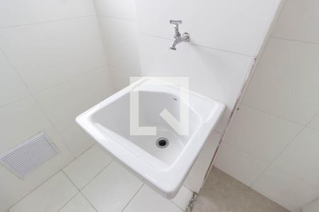Sala / Cozinha / Área de serviço de apartamento para alugar com 2 quartos, 41m² em Vila Mazzei, São Paulo