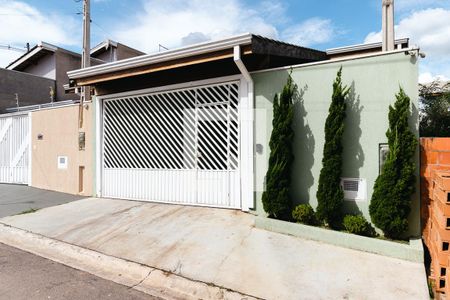 Casa à venda com 116m², 3 quartos e 2 vagasFachada