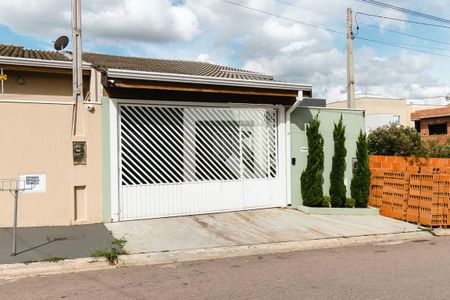 Casa à venda com 116m², 3 quartos e 2 vagasFachada