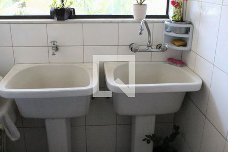 Casa à venda com 398m², 3 quartos e 4 vagasDetalhe - Área de Serviço - Tanques