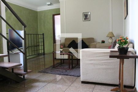 Casa à venda com 398m², 3 quartos e 4 vagasSala de TV