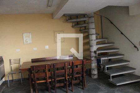 Casa à venda com 398m², 3 quartos e 4 vagasDetalhe - Quintal - Mesa