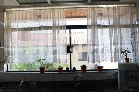 Casa à venda com 398m², 3 quartos e 4 vagasDetalhe - Cozinha - Janela