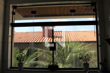 Casa à venda com 398m², 3 quartos e 4 vagasDetalhe - Área de Serviço - Janela