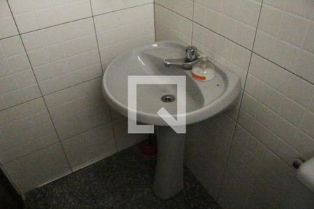 Casa à venda com 398m², 3 quartos e 4 vagasDetalhe - Lavabo 2 - Pia