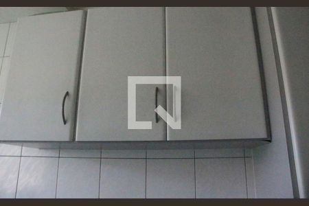 Casa à venda com 398m², 3 quartos e 4 vagasDetalhe - Área de Serviço - armários