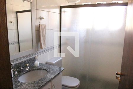 Casa à venda com 398m², 3 quartos e 4 vagasBanheiro suíte 2