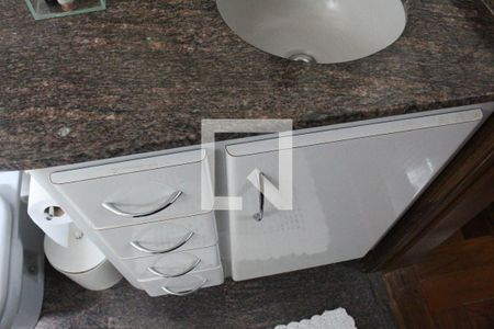 Casa à venda com 398m², 3 quartos e 4 vagasDetalhe - Banheiro suíte 3 - armários