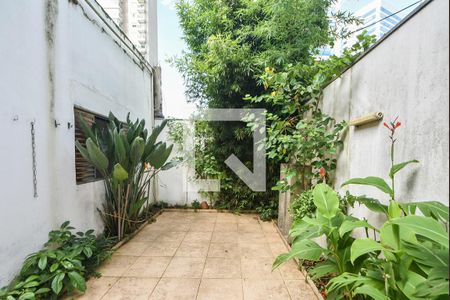 Casa à venda com 162m², 3 quartos e 3 vagasQuintal