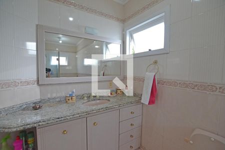 Casa à venda com 330m², 4 quartos e 3 vagasBanheiro da Suíte