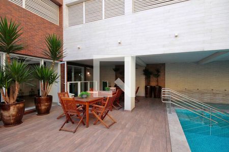 Apartamento à venda com 68m², 2 quartos e 1 vagaPiscina