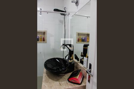 Casa à venda com 256m², 3 quartos e 4 vagas Casa à venda com 256m², 3 quartos e 4 vagasBANHEIRO DA SUITE