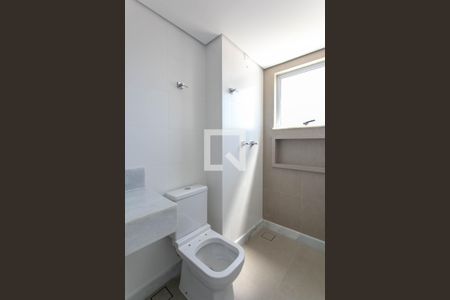 Apartamento à venda com 135m², 4 quartos e 4 vagas Apartamento à venda com 135m², 4 quartos e 4 vagasBanheiro da Suíte 1