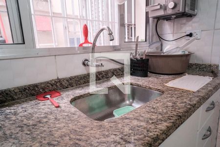 Casa à venda com 180m², 3 quartos e 2 vagasCozinha