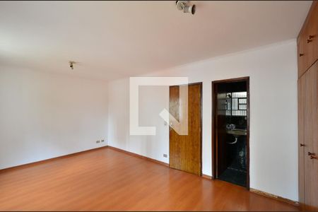 Casa à venda com 240m², 3 quartos e 3 vagasSuíte 2