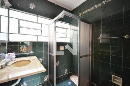 Casa à venda com 240m², 3 quartos e 3 vagasBanheiro da Suíte 2