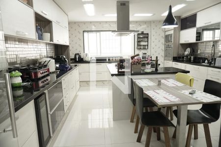 Casa à venda com 700m², 6 quartos e 5 vagasCOZINHA