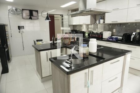 Casa à venda com 700m², 6 quartos e 5 vagasCOZINHA