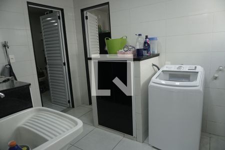 Casa à venda com 700m², 6 quartos e 5 vagasAREA DE SERVIÇO