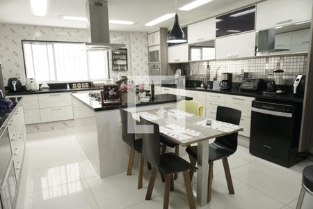 Casa à venda com 700m², 6 quartos e 5 vagasCOZINHA