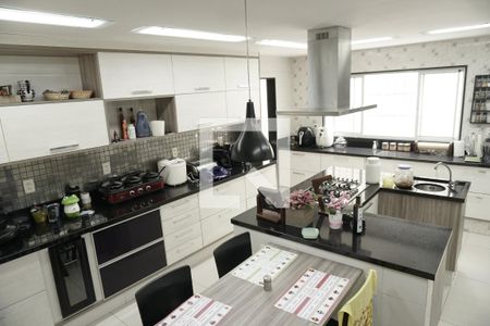 Casa à venda com 700m², 6 quartos e 5 vagasCOZINHA
