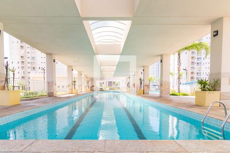 Apartamento à venda com 72m², 3 quartos e 2 vagas Apartamento à venda com 72m², 3 quartos e 2 vagasÁrea comum - Piscina