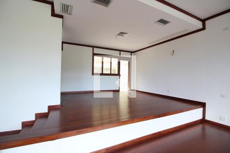 Sala de casa à venda com 5 quartos, 412m² em Freguesia de Jacarepaguá, Rio de Janeiro
