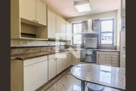 Apartamento à venda com 190m², 4 quartos e 3 vagasCozinha