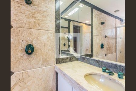 Apartamento à venda com 190m², 4 quartos e 3 vagasBanheiro