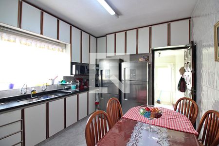 Casa à venda com 248m², 5 quartos e 6 vagasCozinha casa 2