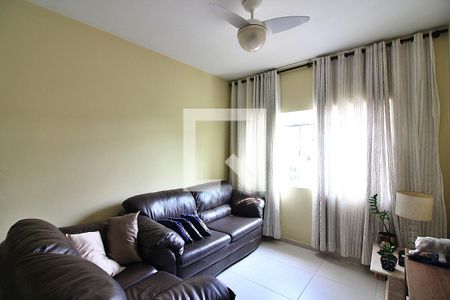 Casa à venda com 248m², 5 quartos e 6 vagasSala casa 2