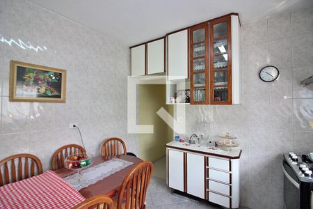 Casa à venda com 248m², 5 quartos e 6 vagasCozinha casa 2