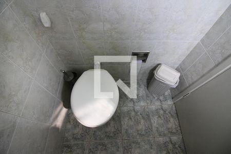 Casa à venda com 248m², 5 quartos e 6 vagasBanheiro 2 casa 2