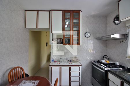 Casa à venda com 248m², 5 quartos e 6 vagasCozinha casa 2