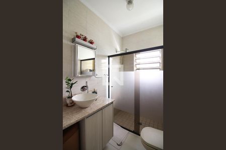 Casa à venda com 248m², 5 quartos e 6 vagasBanheiro casa 2