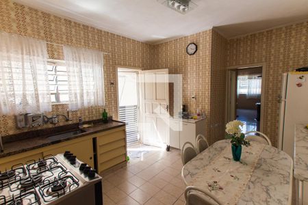 Casa à venda com 180m², 4 quartos e 1 vaga Casa à venda com 180m², 4 quartos e 1 vagaCozinha