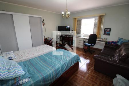 Casa para alugar com 230m², 2 quartos e 2 vagasQuarto 2