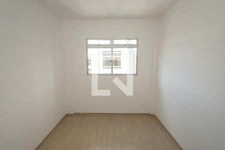 Quarto 2 de apartamento para alugar com 2 quartos, 48m² em Planalto, Belo Horizonte