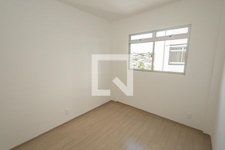 Quarto 2 de apartamento para alugar com 2 quartos, 48m² em Planalto, Belo Horizonte