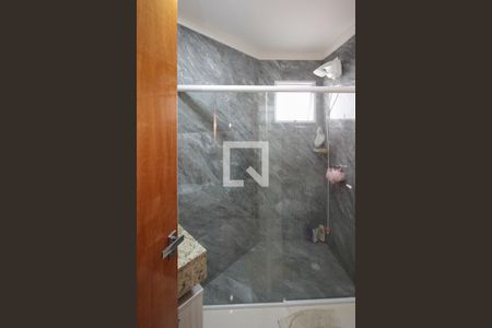 Casa à venda com 106m², 3 quartos e 4 vagas Casa à venda com 106m², 3 quartos e 4 vagasBanheiro da Suite