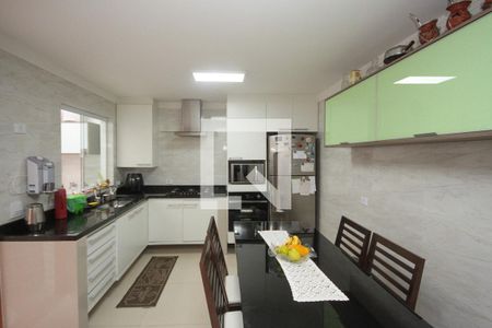 Casa à venda com 106m², 3 quartos e 4 vagas Casa à venda com 106m², 3 quartos e 4 vagasBanheiro Social