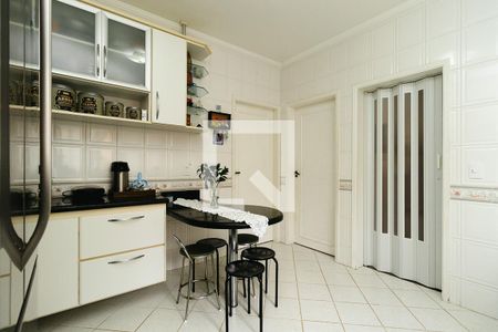 Casa à venda com 230m², 4 quartos e 3 vagasCozinha